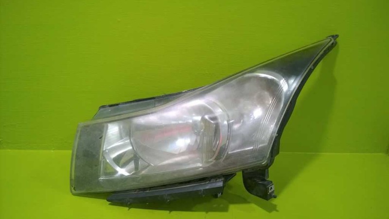 11 12 CHEVY CRUZE DRIVER LEFT HEADLIGHT LAMP OEM 2886-83