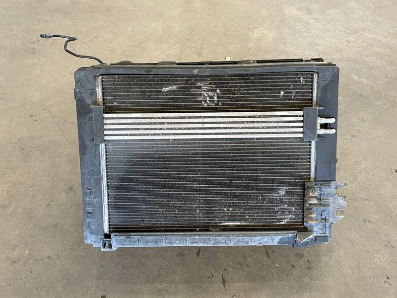 13 14 15 BMW Alpina B7 B7X F01 F02 Radiator Condenser Cooling Fan 4.4L 1369 OEM