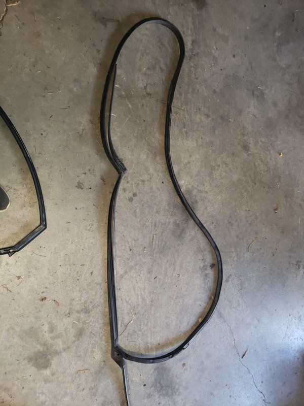2013 - 2018 NISSAN ALTIMA REAR RIGHT DOORTrim Seal