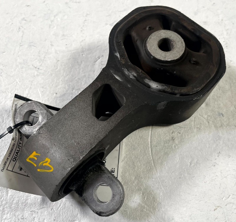 21-25 ACURA TLX ENGINE MOTOR TORQUE ROD MOUNT BRACKET 2.0L 50890TGVA01 # 108980