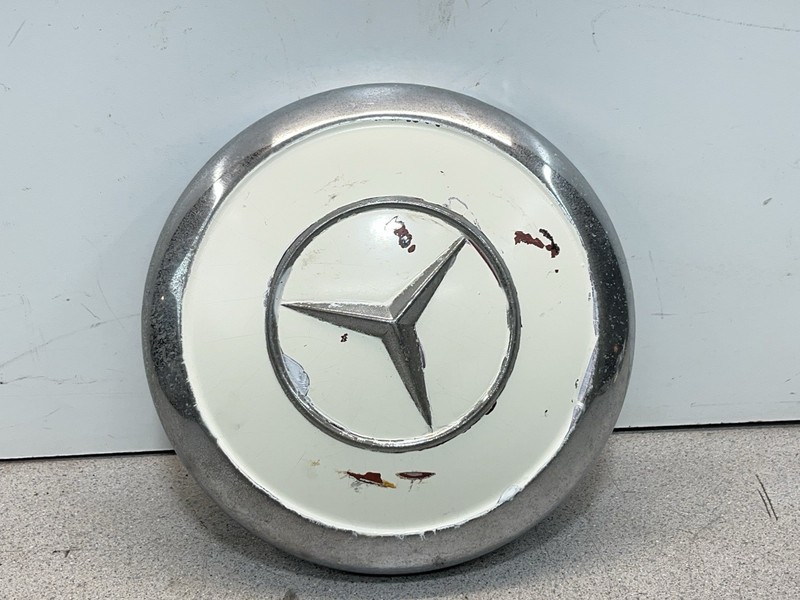 Mercedes Benz W110 230 200 190 Chrome Center Wheel Hub Cap 13” Rim W 110 Hubcap