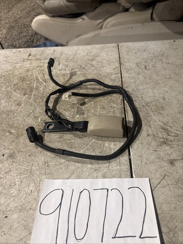 2006-2008 Lexus RX350RX400H Front Left Driver Seat Belt Buckle Latch