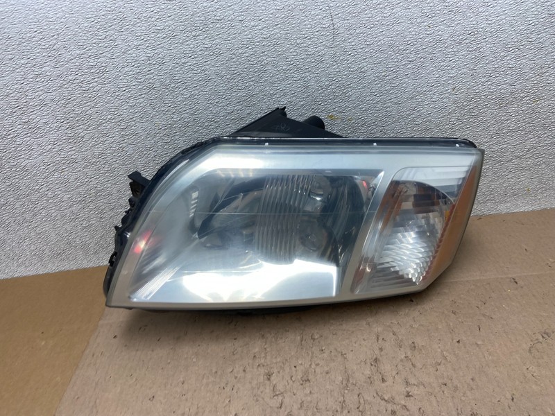 2004 - 2008 Mitsubishi Endeavor Headlight Left Driver Lh Side OEM Z6353 DW