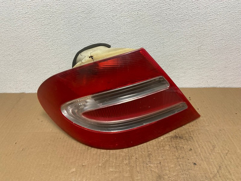 2003 - 2006 Mercedes W209 Clk-Class Left Driver Lh Tail Light OEM AB9301 LK