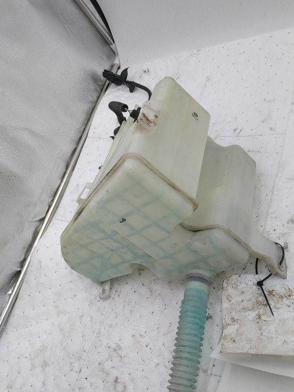 2012 Lexus IS250 Washer Fluid Reservoir OEM White 2.5L 143K Miles