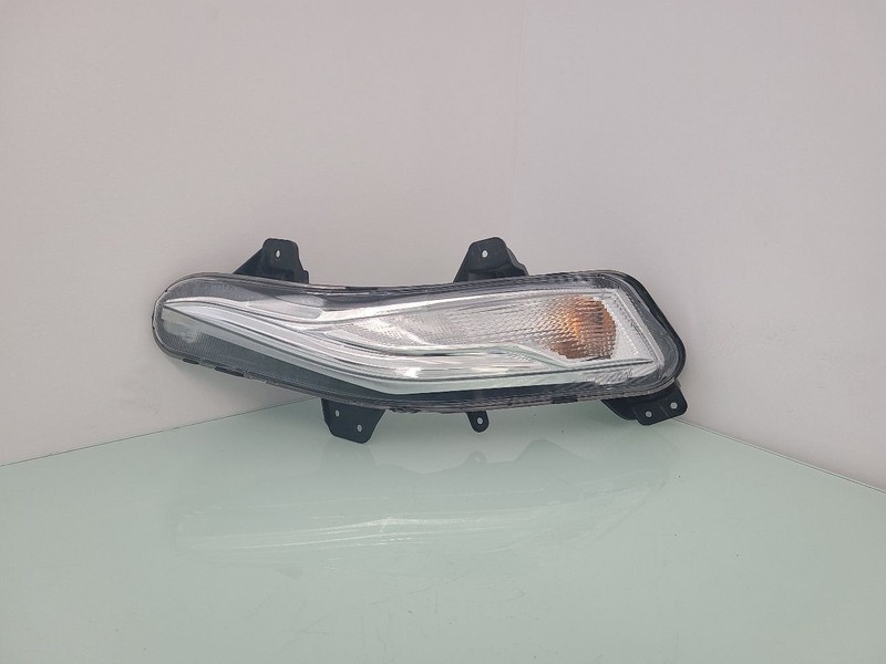 Passenger Corner/Park Light Daytime Running Lamps Fits 19-25 MALIBU 583347