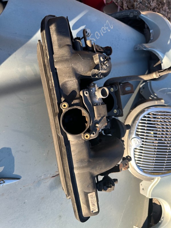 01-06 BMW M54 2.5i OEM Intake Manifold E46 E39 E60 X3 Z4 Z3 325i 525i 325xi