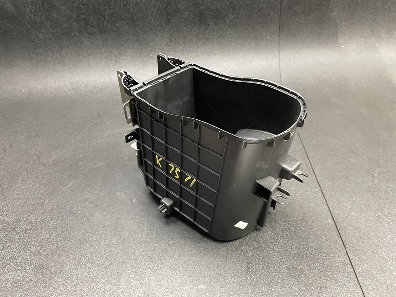 Center Console Storage Box 2018 Kia Soul 84634-B2000 2014 2015 2016 2017 2019