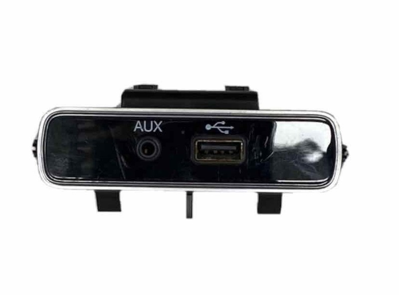 Fiat 500 2016 usb auxiliary port assy OEM 735626664
