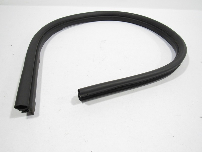 Ferrari 458 Italia 2011 Left Driver Door Lower Seal Weather Strip 09-15 |:Y