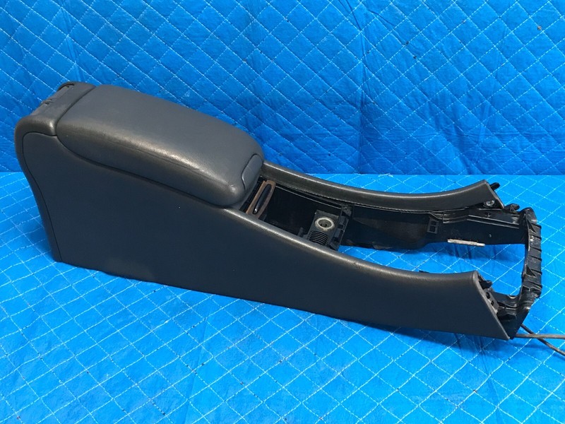 01-07 Mercedes W203 C350 Front Center Console Armrest Arm Rest Door Lid Black