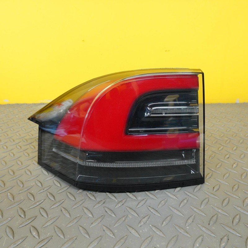 2016-2020 TESLA MODEL X REAR TAIL LIGHT LED LEFT SIDE TAILLIGHT OEM 1034332-00-B
