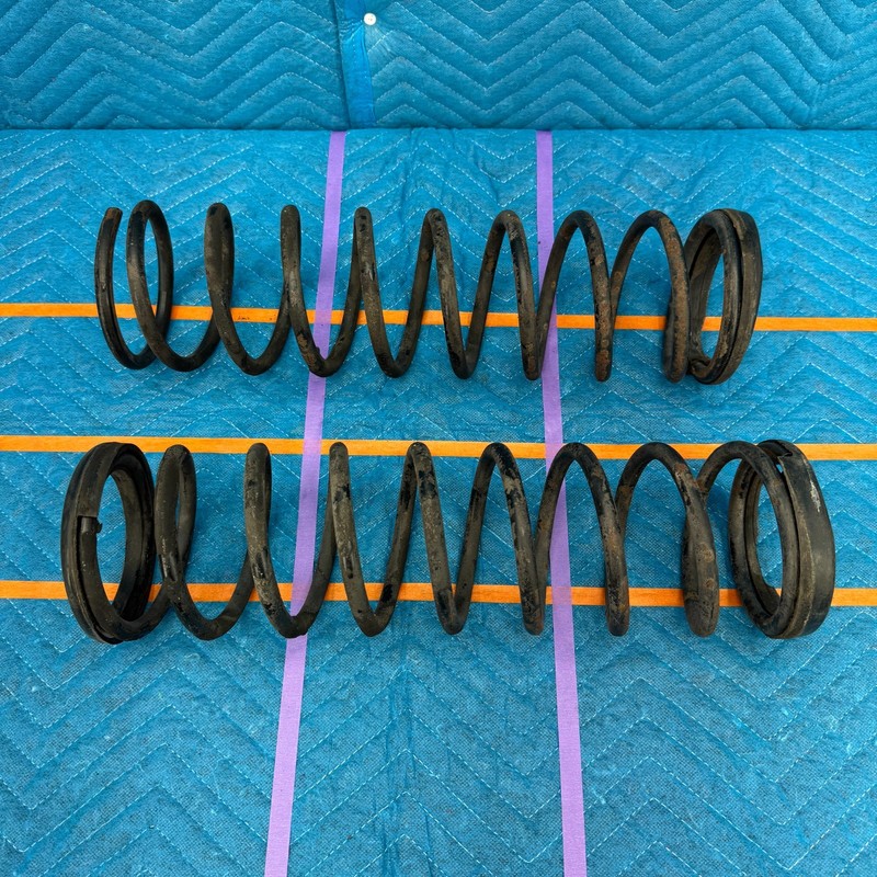 1987–1991 Volvo 780 Bertone Rear Suspension Coil Springs Set RR RL OEM