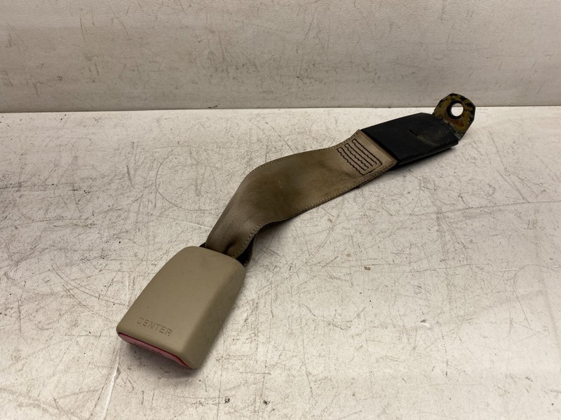 2004-2007 TOYOTA HIGHLANDER REAR 2ND ROW CENTER MIDDLE SEAT BELT BUCKLE LATCH