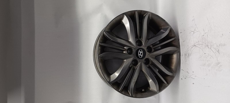 14'15 HYUNDAI TUCSON Wheel 17x6-1/2 alloy 15 spoke OEM Grade B