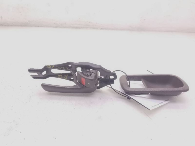1992 TOYOTA LANDCRUISER PASSENGER SIDE REAR INTERIOR DOOR HANDLE ASSEMBLY