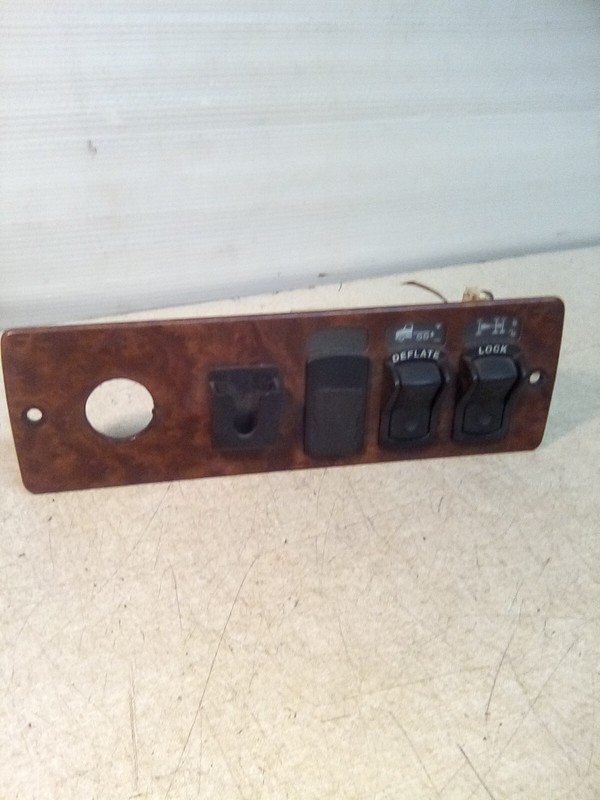 Kenworth T2000 S64-1041-9 Switch Panel