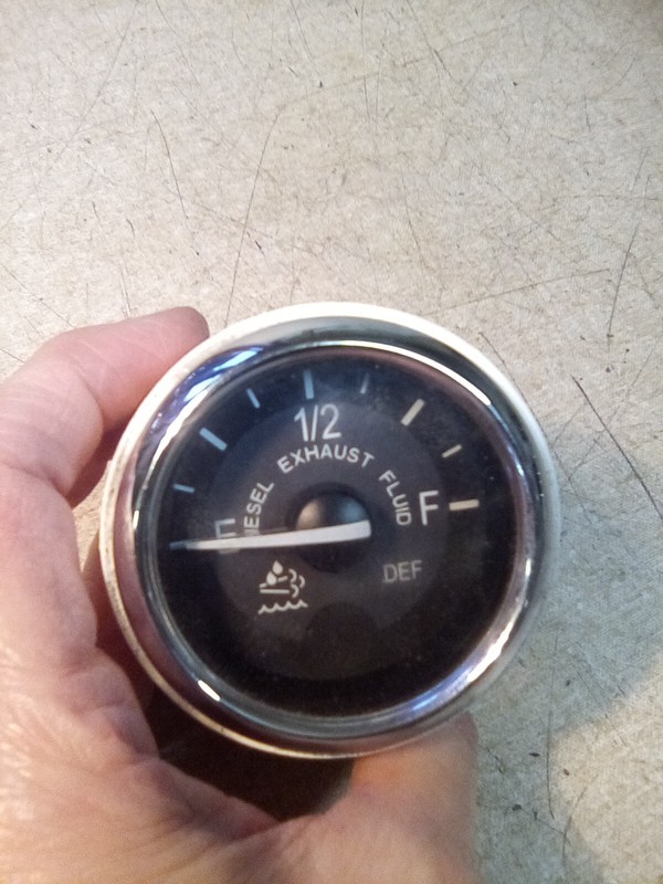 Peterbilt Q43-6070-129 DEF Gauge