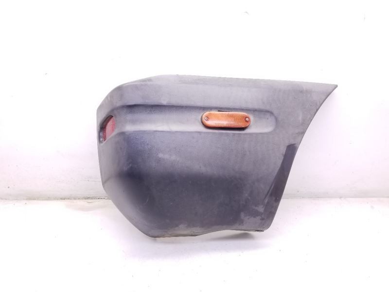 96-00 TOYOTA RAV 4 REAR PASSENGER RIGHT BUMPER END CAP WHITE-056 SCRATCHES