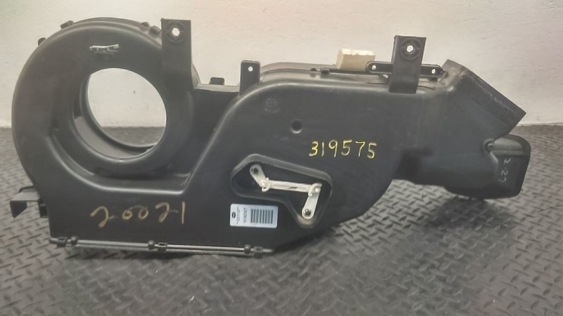 02-06 Cadillac Escalade Rear HVAC Heater Housing Bare Auto Temp OEM 12477713