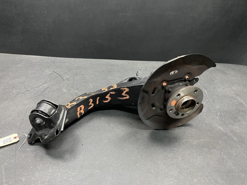 Rear Left Trailing Lower Control Arm w/ Hub 2018 BMW X1 33326851579 2016 - 2022