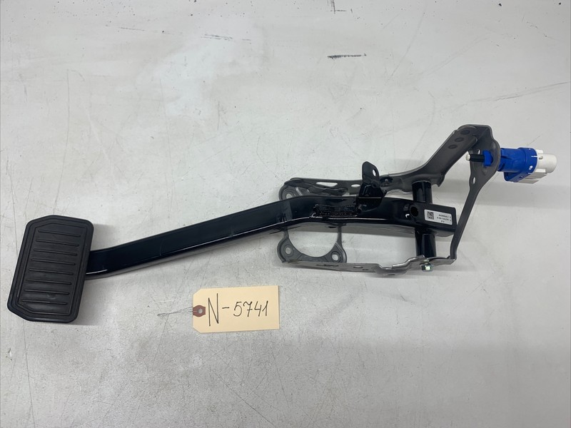 2020 TESLA MODEL X P100D FOOT BRAKE PEDAL ASSY W/ SENSOR 1027691-00-B 5741 S1