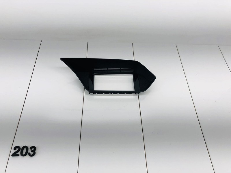 10-13 MERCEDES BENZ E350 FRONT CENTER DASH DASHBOARD DISPLAY BEZEL TRIM OEM