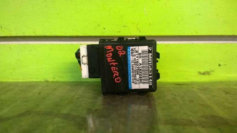 02 MONTERO SPORT 3.0L AT THEFT LOCKING CONTROL MODULE OEM 1365-15