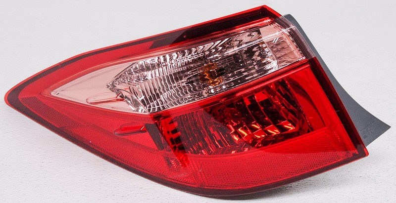 OEM Toyota Corolla Sedan Left Driver Side Halogen Tail Lamp Lens Crack
