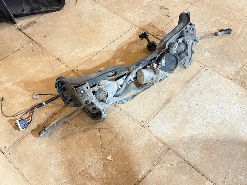 2015 Subaru Impreza 2.0L Power Steering Gear Rack And Pinion Assembly Frame