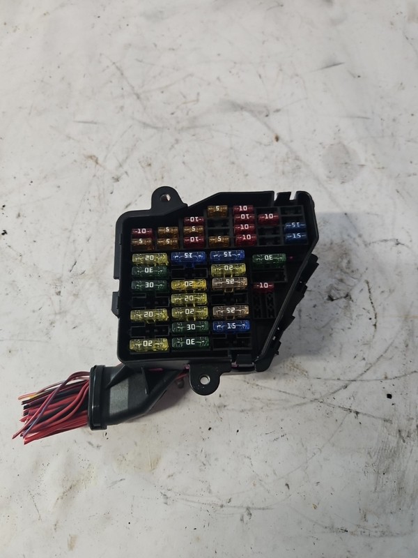 2005 - 2008 AUDI A4 interior driver fusebox Fuse Box 8D1941824 pigtail 2.0