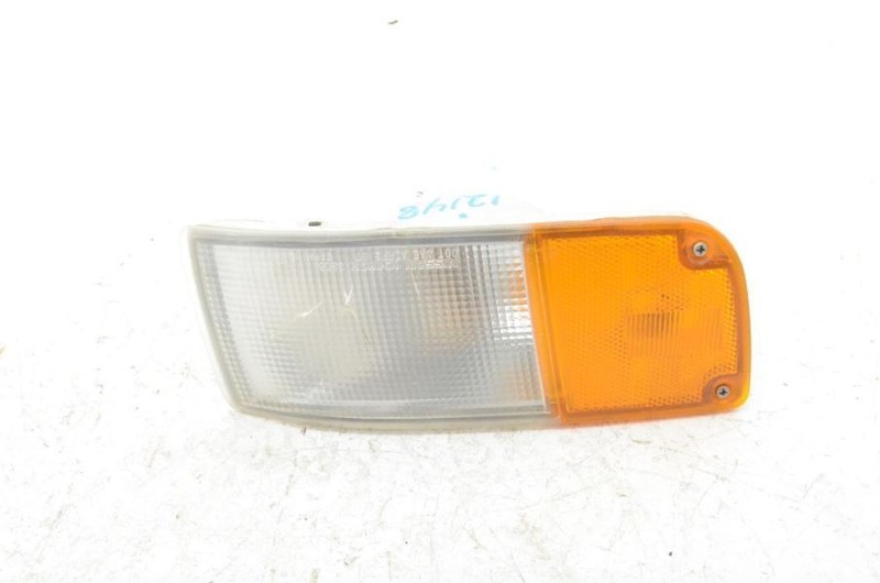 1990-1996 Nissan 300ZX Z32 2+2 Passenger Right Front Turn Signal Light