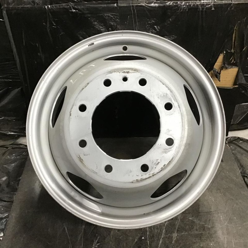 2011-2024 Silverado GMC Sierra 3500 DRW 8094 Wheel 17 x 6-1/2 Rim Silver 9597735