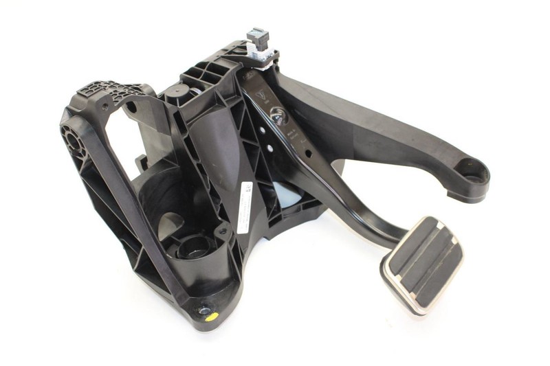 12-16 Porsche 911 Carrera 3.8L Brake Pedal Assembly 99142306500