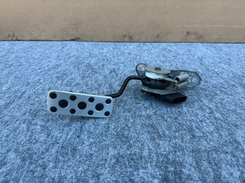 SUBARU WRX STI 2004-2007 OEM GAS PEDAL ACTUATOR UNIT ASSEMBLY