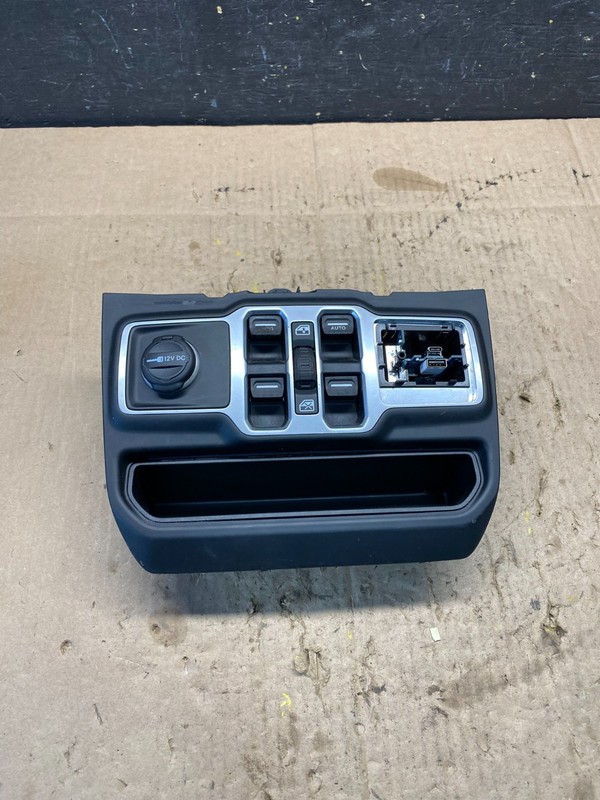 2018-2023 Jeep Wrangler Center Master Window Switch Charger Bezel Unit P7827DG