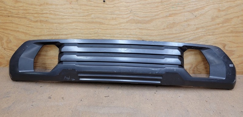 2019 2020 2021 GMC SIERRA 1500 AT4 FRONT BUMPER LOWER GRILLE OEM