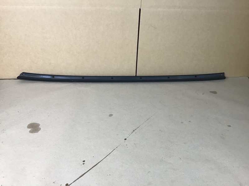 Audi R8 2022 Right Passenger Door Window Aperture Weather Strip Seal 18 - 23 :A