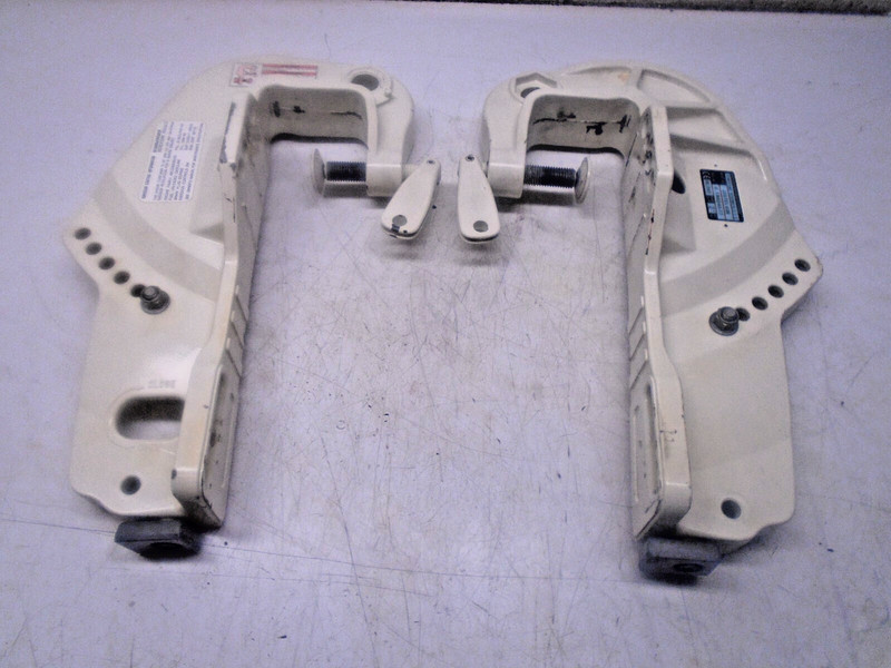 AA3 Johnson Outboard 25 30HP Port STB Clamp Bracket 5034363 5034364