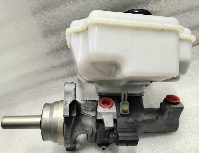 2013-2016 Volkswagen Jetta Hybrid Sedan 60134 Brake Master Cylinder 1K1614019Q