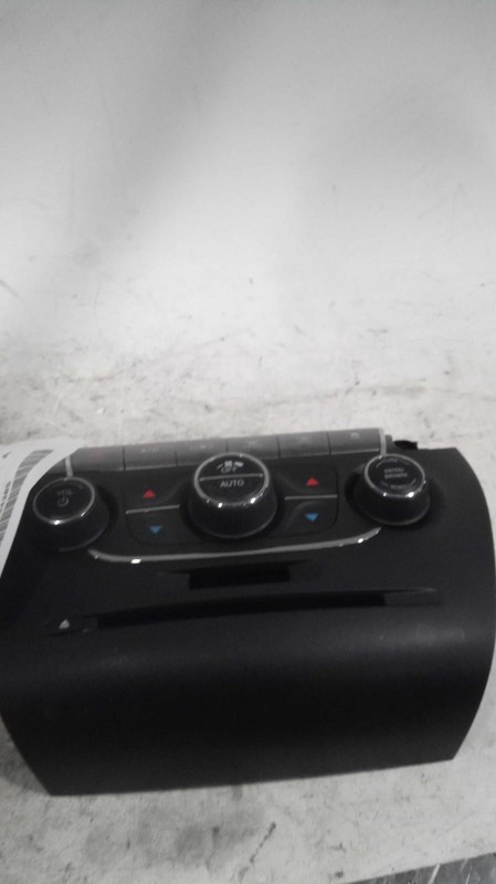 2018 Dodge Journey OEM Front Temperature Control Switch Silver 120K Miles