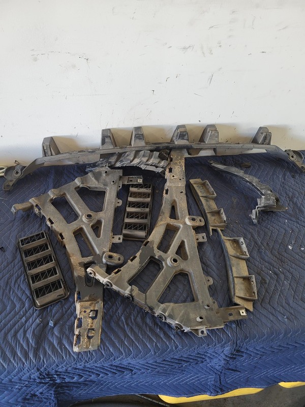 Used Oem Jaguar Rear Bumper Brackets Quarter Pressure Vents 2017-2020 F-Pace 30T