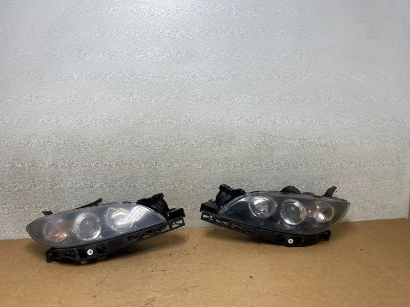 2004 to 2009 Mazda 3 Sedan Left+Right Side Halogen Headlights X5018 DW