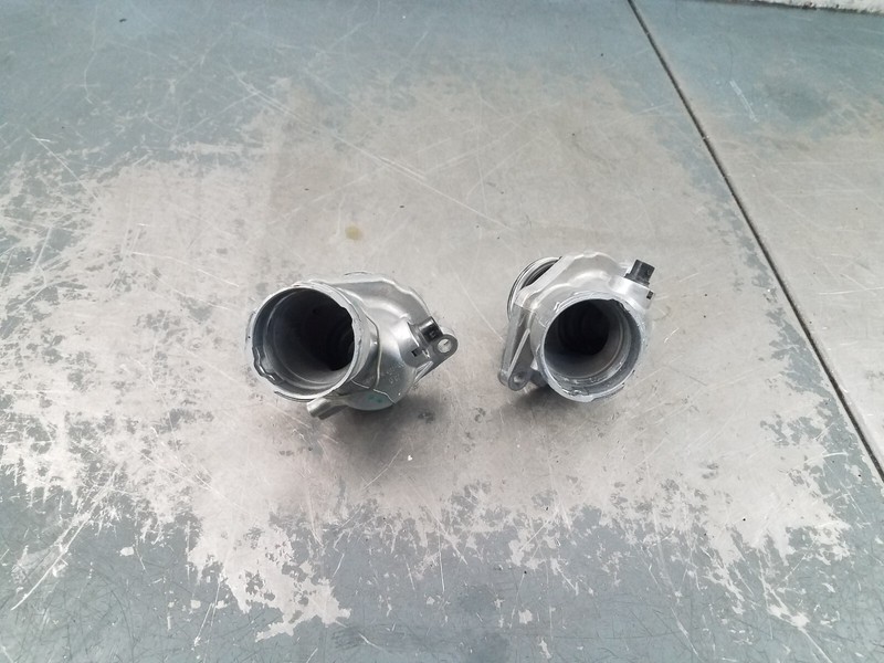 15 16 17 McLaren 675LT MT838T 3.8 3.8L Thermostat / Housing - 2 #1001 H1