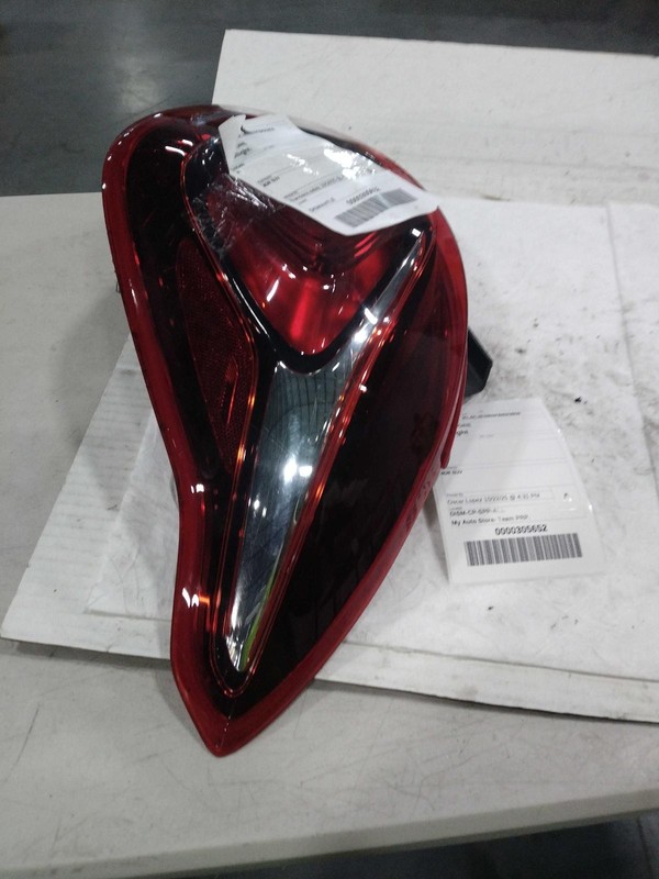 2019 BUICK ENCORE Right Tail Light Assembly Brown OEM 665261 43K Miles