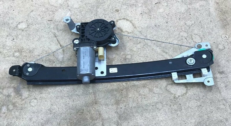 2001 - 2007 Volvo S60 Driver Rear Door Window Regulator Electric OEM
