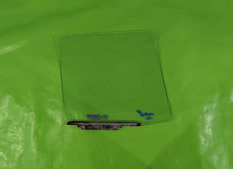 75 76 77 VENTURA DRIVER LEFT REAR WINDOW DOOR GLASS OEM 4588-7