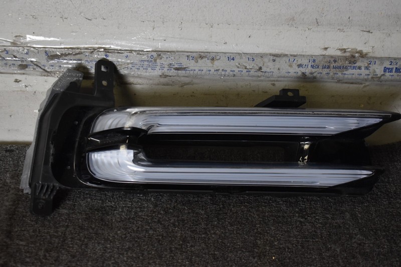 2017-2021 PORSCHE PANAMERA FOG LIGHT 971.953.042.G PASSENGER SIDE USED
