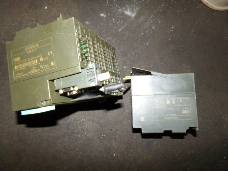 Siemens 6ES7318-2AJ00-0AB0 Controller w/ Power Supply 6ES7 307-1EA00-0AA0