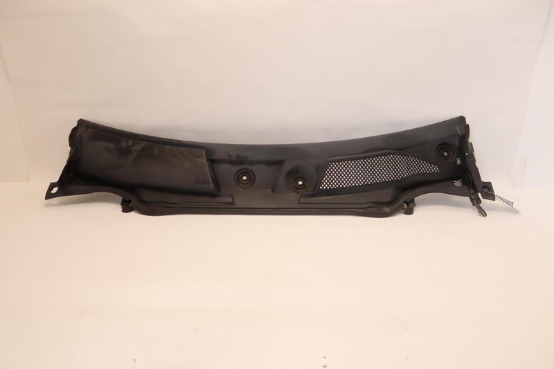 2015-2020 MERCEDES GLA CLASS GLA250 FRONT WINDSHIELD WIPER COWL VENT COVER OEM